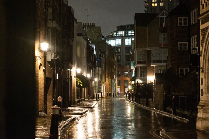 Paranormal ActivityTour in Old London - Ouija boards, K2 meters, and dowsing roads: what they actually do
