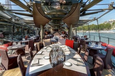 Paris by Rail with Sightseeing Bus and River Seine Lunch Cruise - Getting Your Bearings: Champs-Élysées and Place de la Concorde