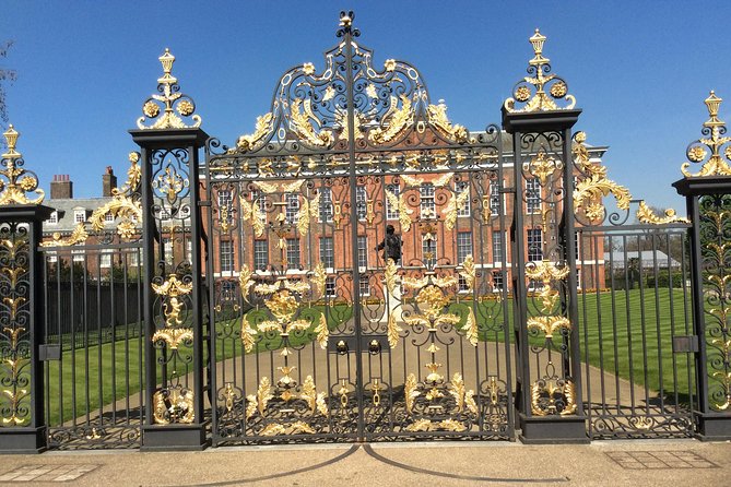 Princess Diana Private Walking Tour of London - Spencer House and Green Park: Royals by Residence and by Park