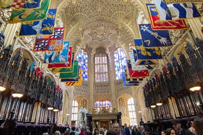 Priority Access Tour of Westminster Abbey with London Eye option - What guides do best here: keeping you together in a crowded monument