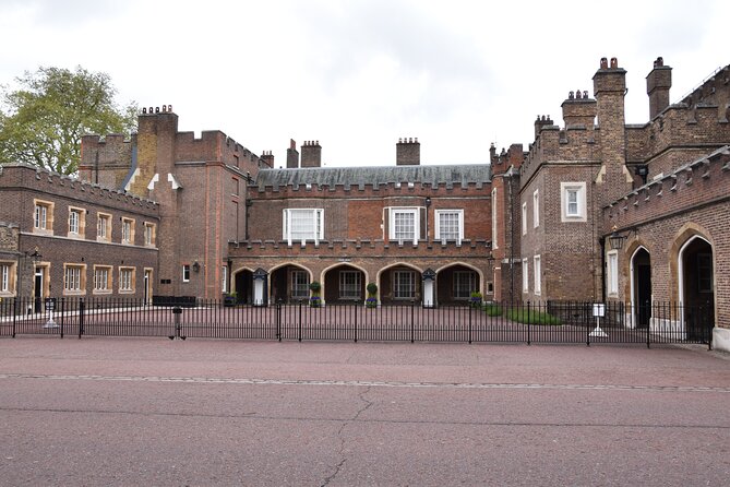 Private 2.5 Hour Taxi Tour of London - London's Greatest Bits! - Why this London Black Cab tour feels smarter than hop-on hop-off