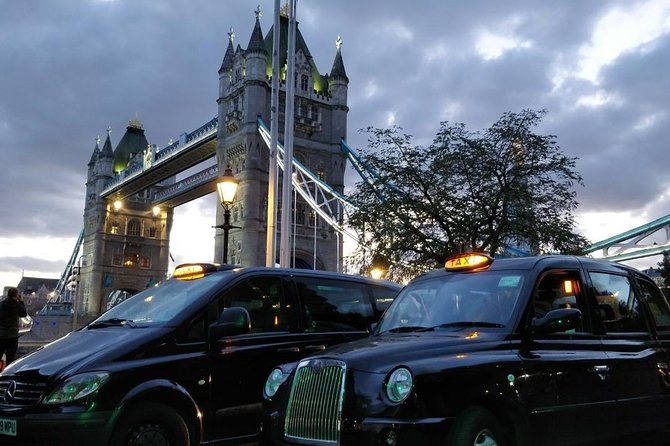 Private 2-Hour Night Tour of London in an Iconic Black Cab - St Paul’s, the City of London, and the Night Power Walk (from the Cab)
