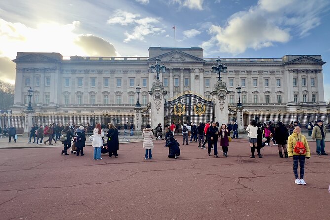 Private 3-Hour London Tour with Pickup – Explore Iconic Landmarks - Tower Bridge and the Thames: the walk that turns photos into memories