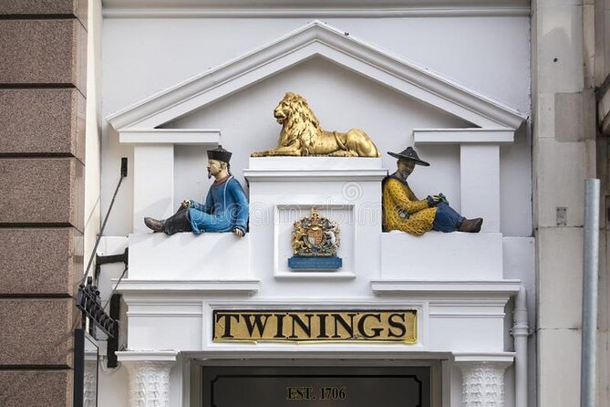 Private 4-Hour Guided Tour In the Footsteps of Jane Austen in London - Starting at Trafalgar Square: Getting Your Bearings Fast