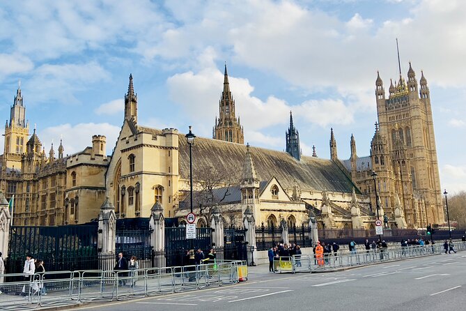 Private 5-Hour London Tour with Pickup – Explore Iconic Landmarks - St. Paul’s Cathedral: Big Architecture Moments in a Small Window
