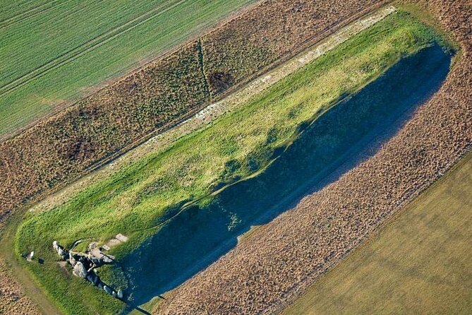 Private Archaeologist Guided Tour Stonehenge, Salisbury & Avebury - Alton Barnes White Horse: quick countryside flavor that doesn’t feel filler