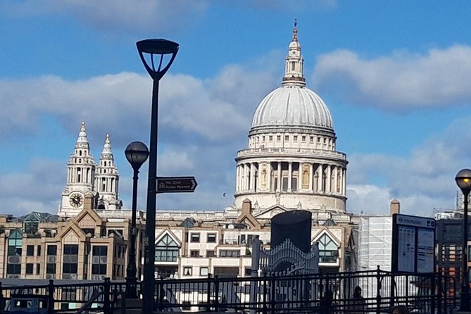 Private Arrival Transfer: Gatwick Airport to Central London - Private Arrival Transfer From Gatwick: The Point Is Less Stress