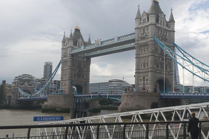 Private Arrival Transfer: Gatwick Airport to Central London - Getting to Your Hotel Area: Drop-Off Postcodes and Popular Neighborhoods