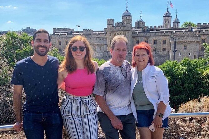 Private Big Sights Taxi Tour of London - Tower of London and Tower Bridge: Fort Castle + River Drama