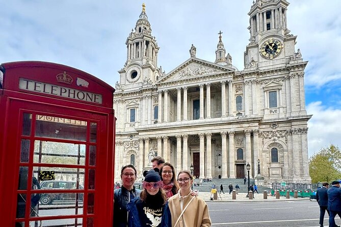 Private Big Sights Taxi Tour of London - Trafalgar Square, Piccadilly Circus, and Leicester Square: The West End Spin