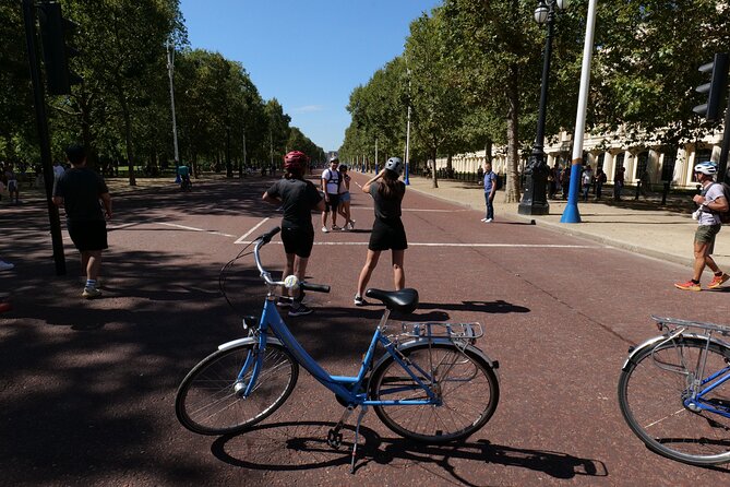 Private Bike or eBike Gold Classic Tour London - Meeting at Kennington Rd: start point, tone, and first impressions