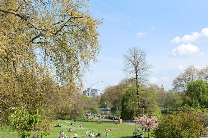Private Bike or eBike Gold Classic Tour London - Lincoln’s Inn Fields and Smithfield Market: a less obvious London