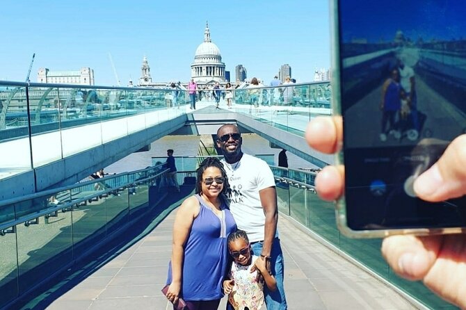 Private Black Cab Tour of London's Iconic Landmarks - Guides who turn landmarks into stories