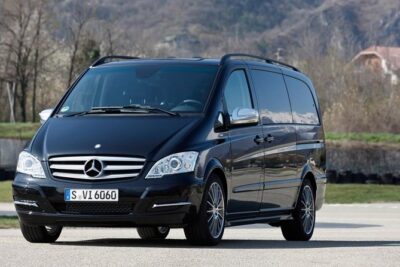 Private Chauffeured Minivan Tour of Stonehenge from London - The vehicle expectation: from minivan to serious comfort