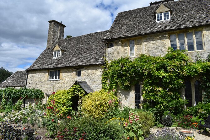 Private Day in the Cotswolds Tour - Asthall: Milford-sisters intrigue and St Nicholas Church details
