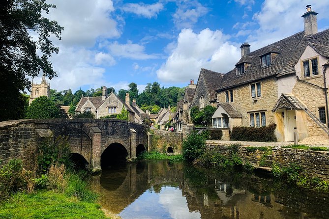 Private Day Tour to Bath, Avebury & The Cotswolds - Avebury Stone Circle: your morning window to see big stones up close
