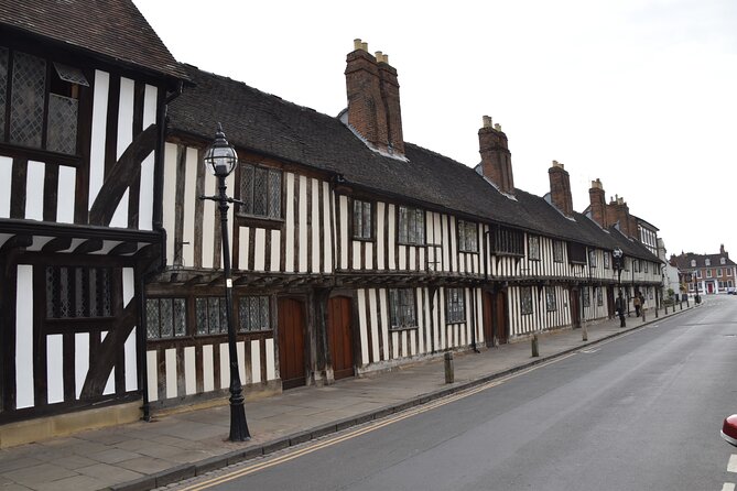 Private Day Tour to Stratford-Upon-Avon - All things Shakespeare - Shakespeare’s New Place Garden: Wealth, Writing, and Unanswered Questions