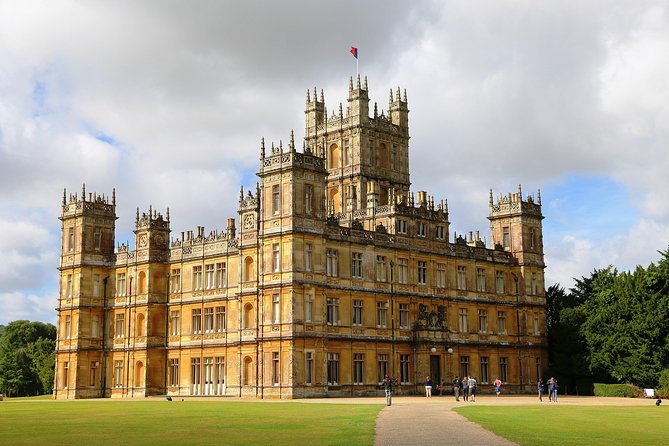 Private Downton Abbey Tour, including Bampton, Cogges Farm, and Highclere - Key things to know before you go