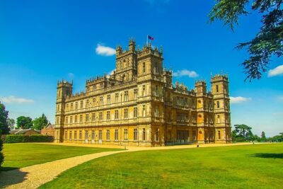 Private Downton Abbey Tour, including Bampton, Cogges Farm, and Highclere - Cogges Manor Farm: Yew Tree Farm on Real Grounds