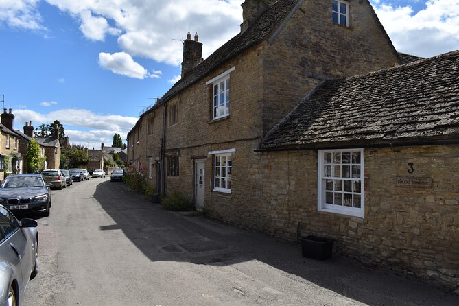 Private Downton Abbey Tour, including Bampton, Cogges Farm, and Highclere - The London Black Cab Advantage (and Why It Changes the Day)