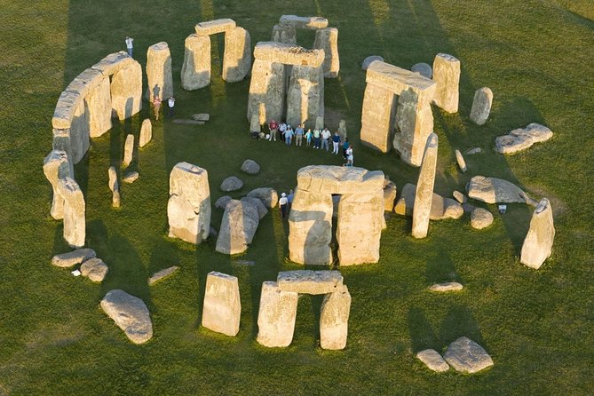 Private driver guided tour Stonehenge - Lower Woodford at the Wheatsheaf: Lunch Without Stress