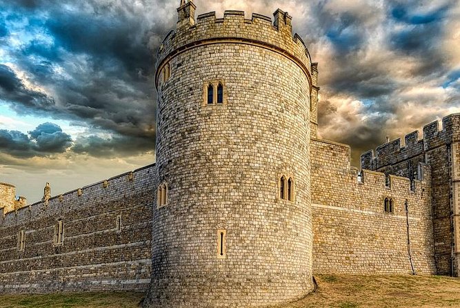 Private Driver guided tour Stonehenge Windsor castle and Bath. - Bath Abbey and the Roman Baths: One Hour That Still Counts
