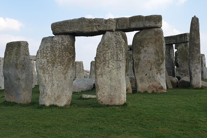 Private driver guided tours Windsor castle Stonehenge - Windsor Castle: royal residence, village charm, and ticket reality