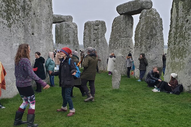 Private driver guided tours Windsor castle Stonehenge - Stonehenge: the main event, plus time to take it in