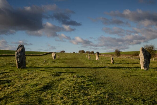 Private Driver Tours Avebury.Stonehenge.Salisbury. - Lunch at a Classic Pub: Expect It to Be Your Own Expense