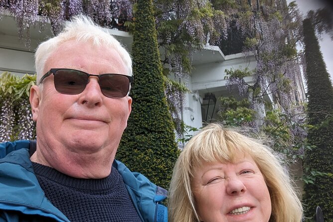 Private E-Bike Cycling Tour Destination London - Peace Pagoda, Albert Bridge, and Oakley Street: calm, then drama over the Thames