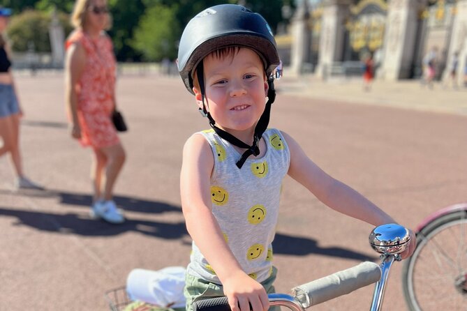 Private Family Bike Tour of London, fun for all ages! - Lambeth Palace and the Thames Edge: History Close, But Still Kid-Friendly