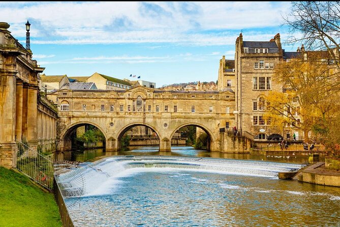 Private Full-Day Tour: London to Cotswolds, Bath & Stonehenge - Bath in two hours: Roman Baths, Bath Abbey, and Pulteney Bridge