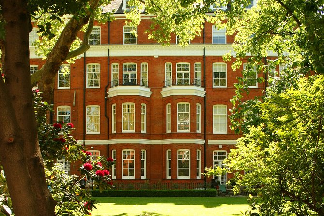 Private Guided Tour of Historic Chelsea - How the private format improves the value (and the photos)