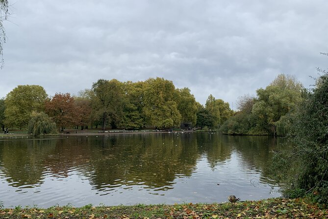 Private Guided Tour of London Landmarks - English or Italian - County Hall to the London Eye: Photos With Context