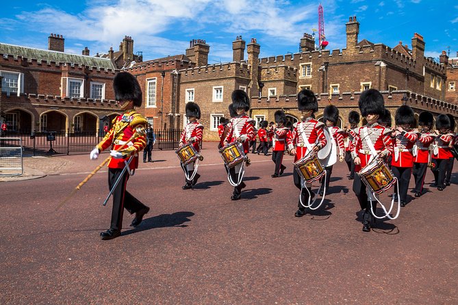 Private Guided Tour of Royal London - Downing Street: The Prime Minister’s House and How Government Evolved