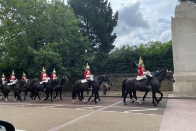 Private Half Day Tour on a London Cab - Buckingham Palace to St James: Change of the Guard, Up Close