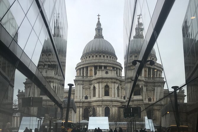 Private Half Day Tour on a London Cab - Roman Wall Ruins and Where London Began