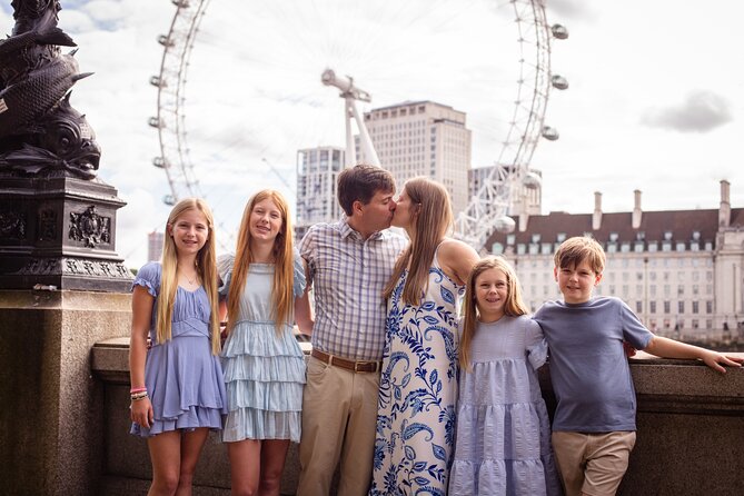 Private landmarks photoshoot for families and couples - Stop 1: Big Ben from Westminster Bridge and the telephone booths