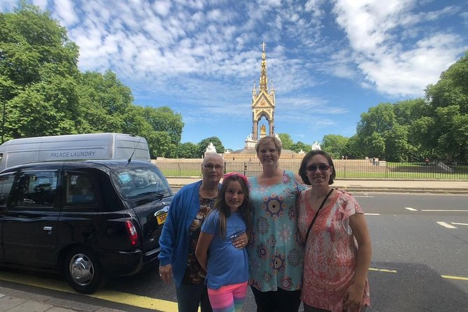 Private London Highlights Tour in a Black Cab: 2, 4, or 6 Hours - Changing of the Guard: how to line up your best day for photos