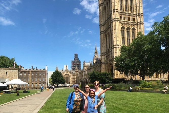 Private London Highlights Tour in a Black Cab: 2, 4, or 6 Hours - Getting picked up at Embankment and keeping the day simple