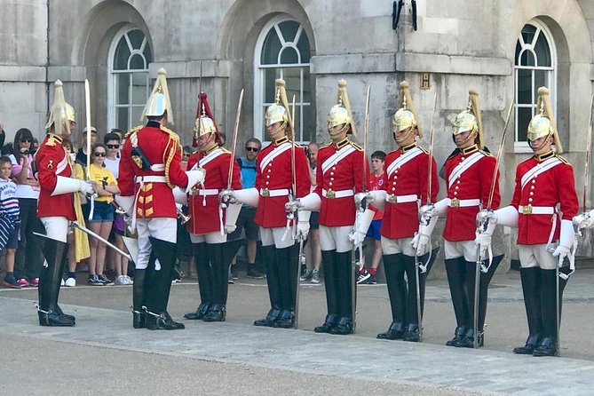 Private London Highlights Tour with Experienced Guide in Taxi - St. Paul’s Cathedral: the quick classic you can’t miss