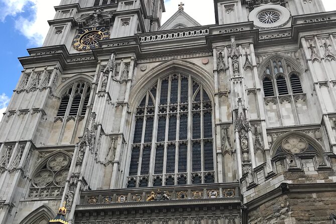 Private London Highlights Tour with Experienced Guide in Taxi - Tower of London and Tower Bridge: two icons that tell one story