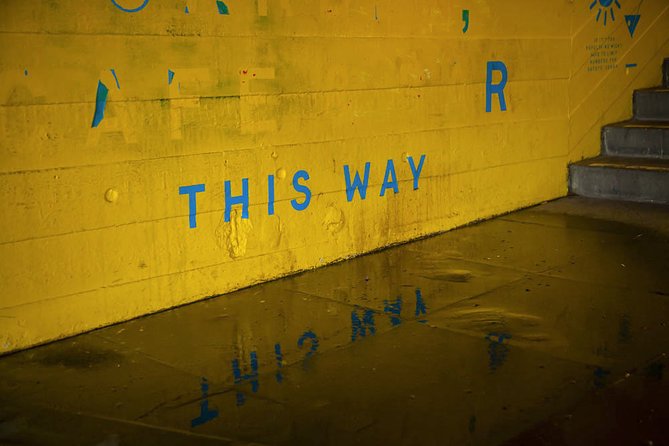 Private London Street Photography Workshop - Creative techniques: black-and-white, color mood, and building narrative