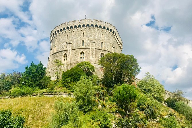 Private London Taxi Royal Windsor and Runnymede Tour - Door-to-Door Comfort From Central London
