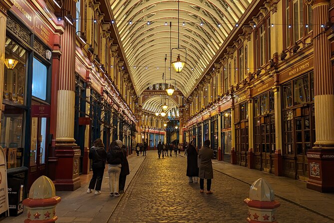 Private London Tour by Night including Pick up from Hotel - Albert Memorial and Buckingham Palace: Photos Now, Guard Change Timing Later