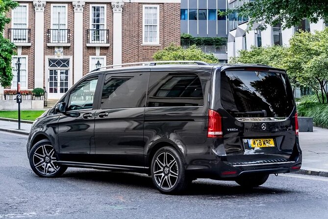 Private Luxury Van from Heathrow Airport LHR to Central London - The vehicle: Mercedes V-Class comfort for real luggage days