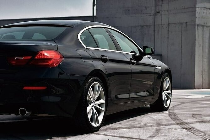 Private Oneway Airport Transfer London to London Heathrow Airport - Price and value: what you’re paying for at $139.47 per person