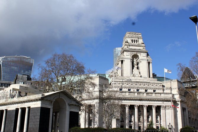 Private Sightseeing Walking Tour of The City Of London - The Tower of London Area Without Entry: Stories From Outside the Walls