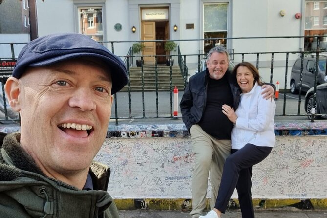 Private The Beatles Taxi Tour in London - Abbey Road Studios: seeing the recording legacy from the street