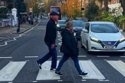Private The Beatles Taxi Tour in London - Pickup, ride comfort, and what “3 hours” really means